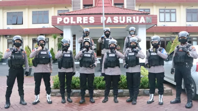 
					Polwan Polres Pasuruan Laksanakan “Pamor Keris”