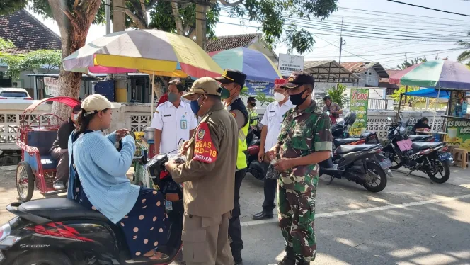 
					Cegah Omicron, Babinsa Laksanakan Disiplin Prokes