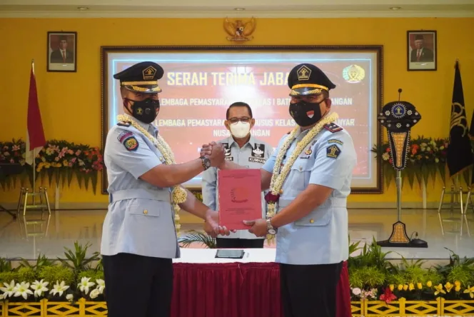 
					Kakanwil Kemenkumham Jateng Pimpin Sertijab 2 Kalapas Nusakambangan