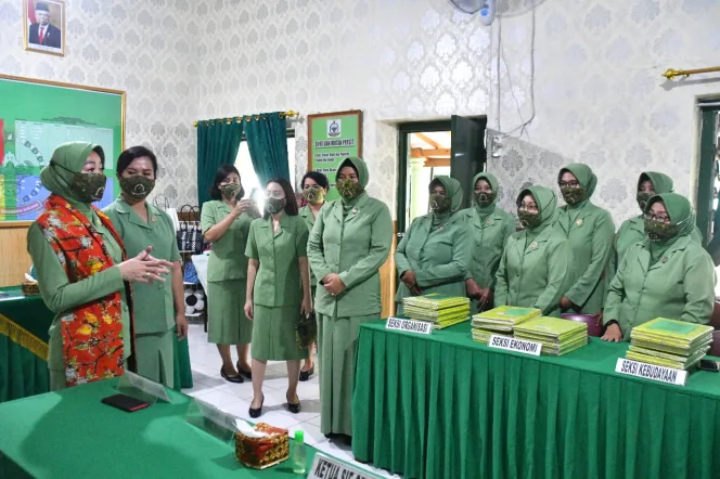 
					Ketua Koorcab Rem 074 PD IV Diponegoro Silaturahmi ke Persit Kodim 0728/Wonogiri