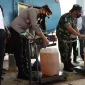 Kapolres Bojonegoro Pantau Operasi Pasar 10 Ribu Liter Minyak Goreng