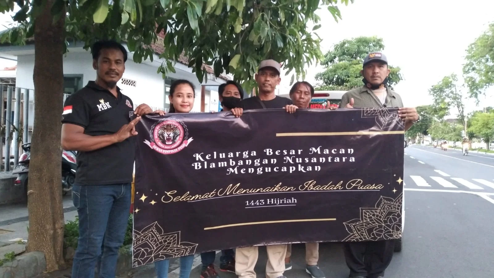 MBN Kolaborasi Dengan SERGAP Membagikan Takjil