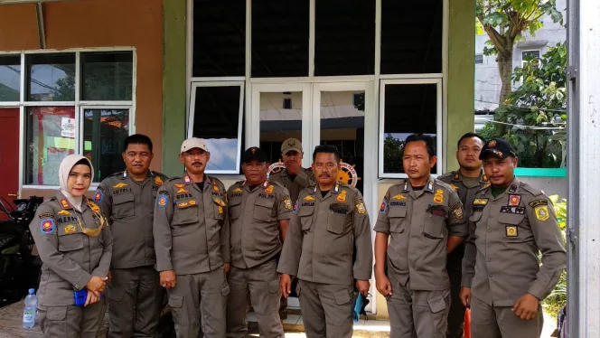 
					Satpol PP Kecamatan Bojonggede Sidak Reklame Bodong