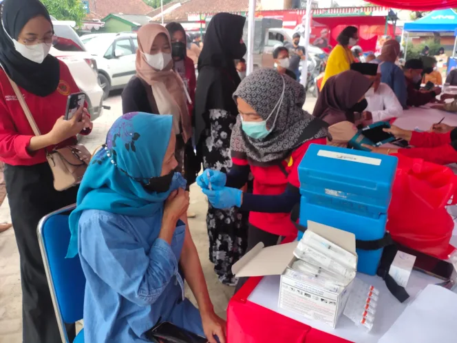 
					BIN Buka Gerai Vaksinasi di Cisarua Bogor, Warga Apresiasi Terima Kasih 