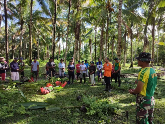 
					Peduli Lingkungan, Yonarmed 1 Kostrad Ajak Masyarakat Tanam Pohon