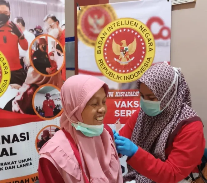 
					Warga di Cisarua Bogor Sambut Baik BIN Kembali Helat Vaksinasi Massal 