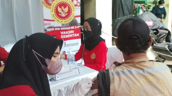 
					Warga di Citeko Berterimakasih BIN Gelar Vaksin Door to Door 