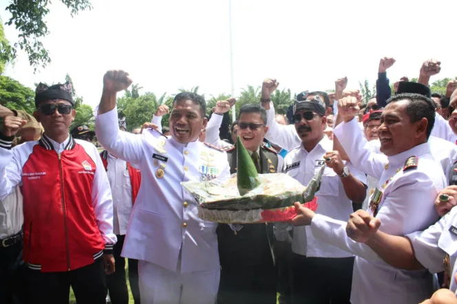 
					Ratusan Kades Banyuwangi Serbu Taman Blambangan, Di Hari Jadi TNI Ke-77
