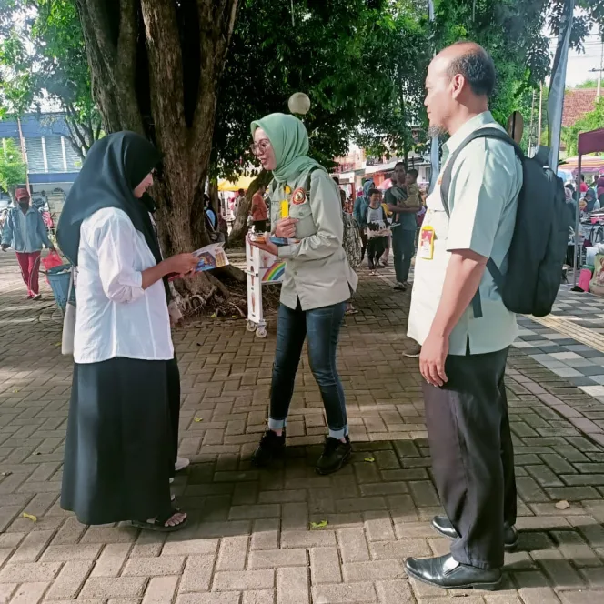 
					Hadir di Lokasi Car Free Day, Personel SKCK Polresta Banyuwangi Gelar Edukasi