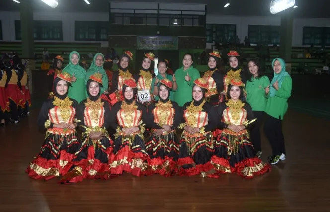 
					Lomba Kreasi Line Dance  Dalam Rangka HUT Akmil ke 65
