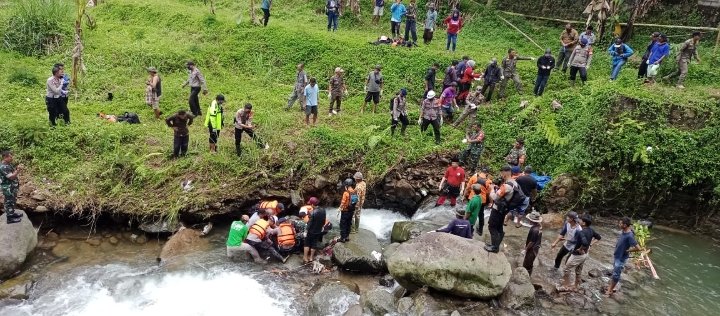 Pelajar Depok yang Hanyut di Curug Cikembar