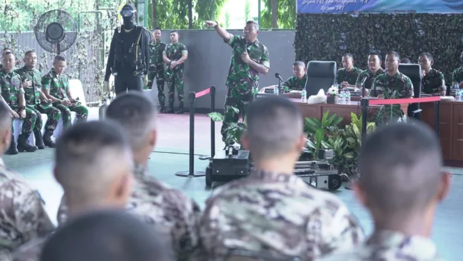 
					Kasum TNI Tinjau Gelar Riksiapops Satgas Kizi TNI Konga XXXVII-I MINUSCA CAR
