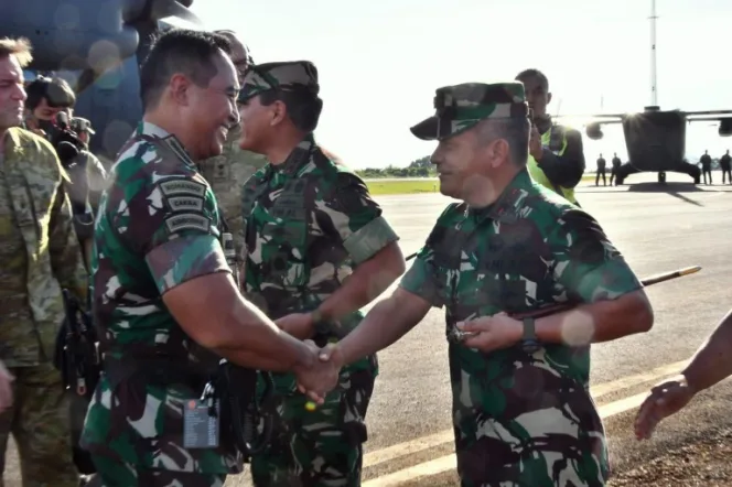 
					Pangdam I/BB dan Danrem 033/WP sambut Panglima TNI
