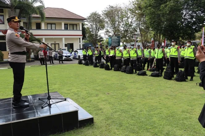 
					Kapolres Tabanan Pimpin Apel Kesiapan Pergeseran Pasukan Pengamanan KTT G20