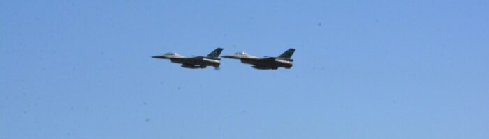 2 Pesawat Tempur F-16