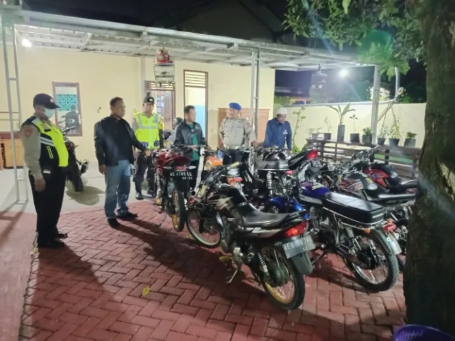 
					Polsek Pangkur Amankan 9 Motor Berklanpot Brong