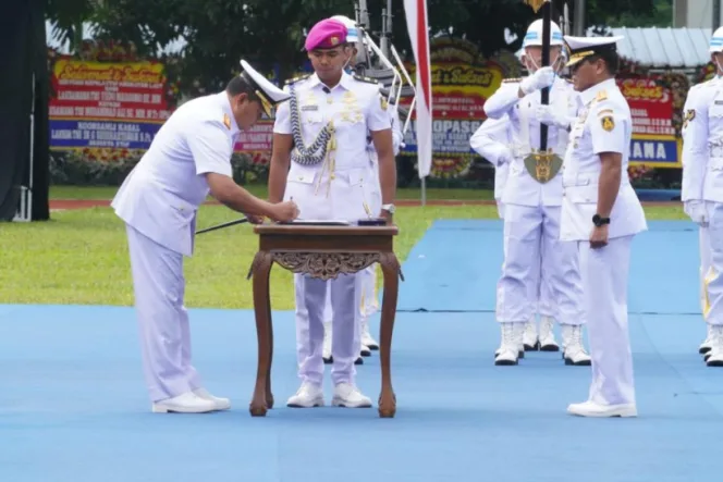 
					Sertijab Kepala Staf Angkatan Laut Oleh Panglima TNI