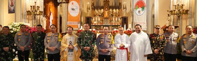 Panglima TNI dan Kapolri Tinjau Pengamanan dan Misa Natal 2022