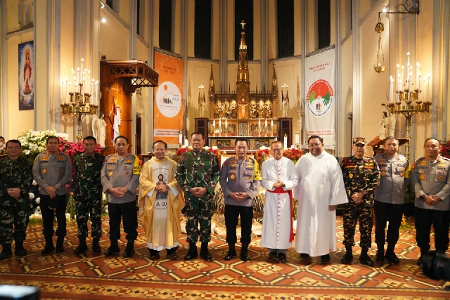Panglima TNI dan Kapolri Tinjau Pengamanan dan Misa Natal 2022