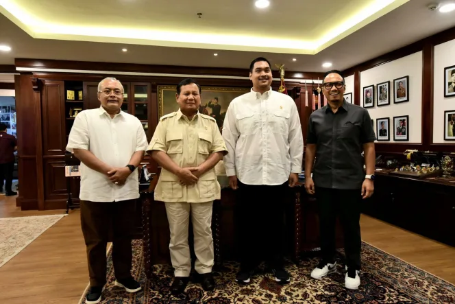 
					Menhan Prabowo Terima Kunjungan Menpora Dito