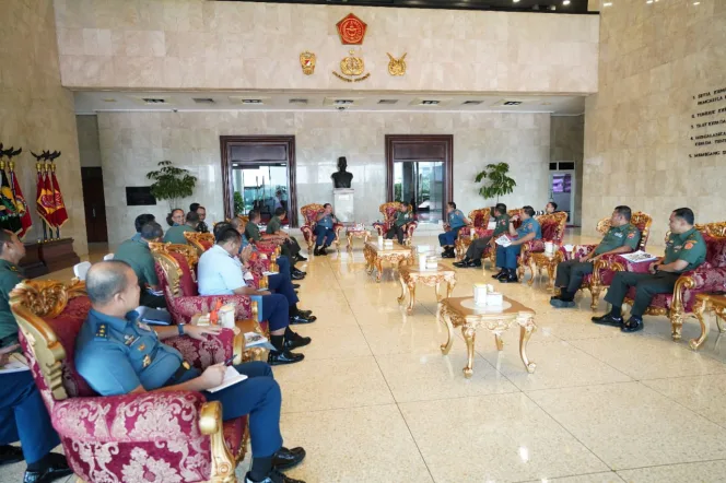 
					Panglima TNI Terima Paparan Penanaman Mangrove Nasional 