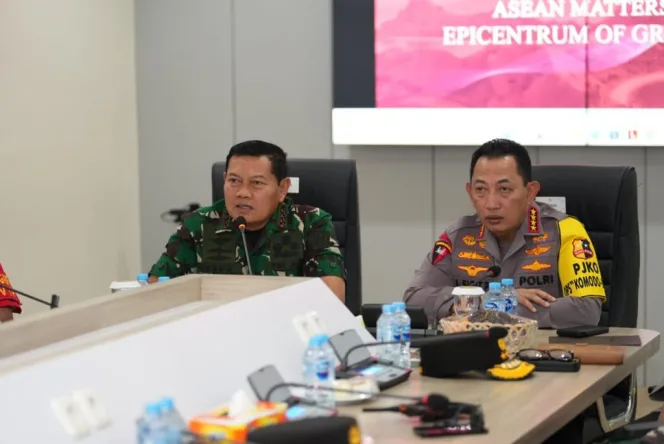 
					Sinergitas TNI Dengan Segenap Komponen Bangsa Sukseskan Pengamanan KTT ke 42 ASEAN