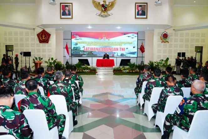 
					Panglima TNI : TNI Yang Kuat Akan Menjadikan Rakyat dan Negara Bermartabat di Mata Dunia