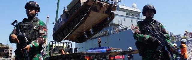 Tank M1A1 Abrams dan Puluhan Kendaraan