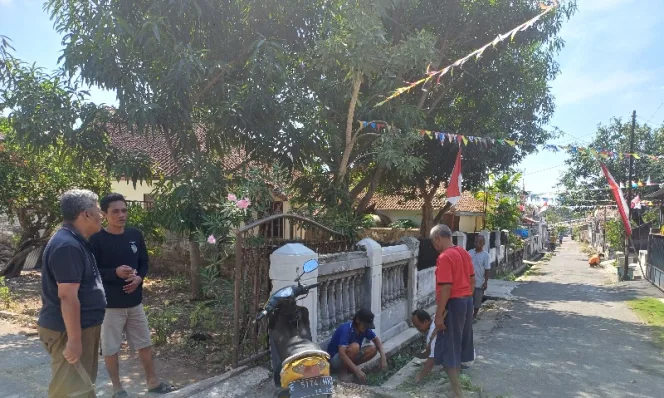 
					Warga Blok Kamer Sindanglaut Kompak Kerja Bakti