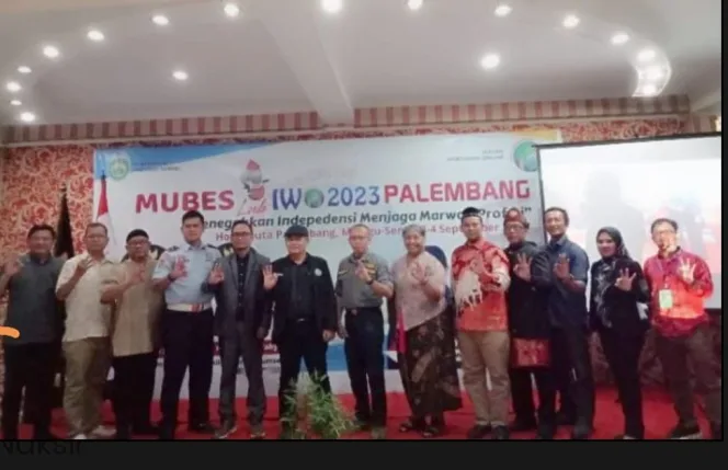 
					Mubeslub IWO ke II Palembang Sukses Digelar, Dwi Christianto Ketum IWO