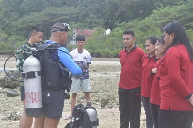 
					Pelatihan EML dan Selam Dasar Kepada Mahasiswa