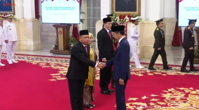 
					Pelantikan Kabakamla RI di Istana Negara