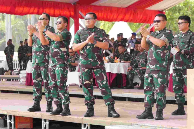 
					Gladi Bersih HUT TNI Ke 78, Memukau Para Pengunjung Monas