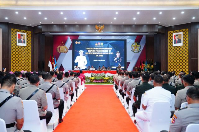 Penutupan Pendidikan Sespimti dan Sespimmen Polri di Bandung