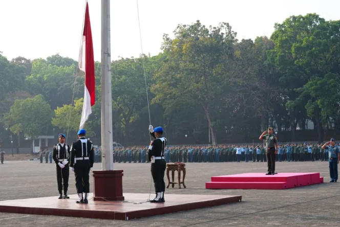 
					TNI Memegang Peranan Penting Menjaga Stabilitas Politik dan Keamanan Nasional