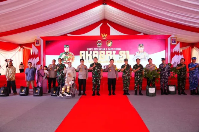 
					TNI-Polri  Harus Mempunyai Nilai Manfaat dan Menjadi Solusi Atasi Kesulitan  Rakyat