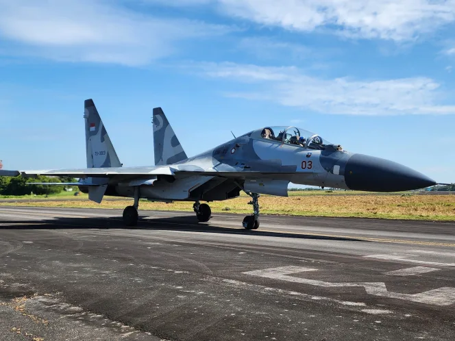 
					Satu Penerbang Tempur  Sukhoi SU-30 MK2 Skadron Udara 11 Lanud Sultan Hasanuddin Sukses Laksanakan Terbang Solo