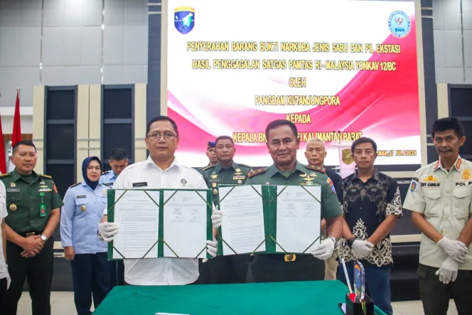 
					Sabu dan Ribuan Butir Ekstasi Diserahkan Pangdam XII/Tpr ke BNNP Kalbar