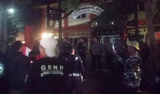 
					GBNN Kepung Asrama Mahasiswa Papua, Lokasi Berkibar Bendera Bintang Kejora