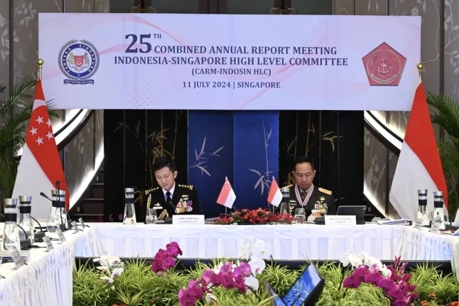
					Panglima TNI Terima Meritorious Service Medal Singapura