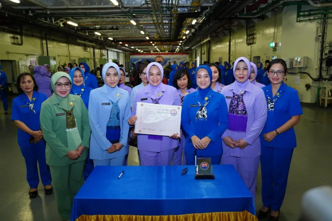 
					Ketua Umum Dharma Pertiwi Gelar Bakti Sosial Dalam Rangka HUT ke-60