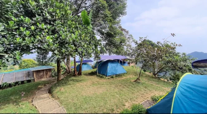 
					Rekomendasi Tempat Healing di Bogor, Hanjuang Hills Camp 