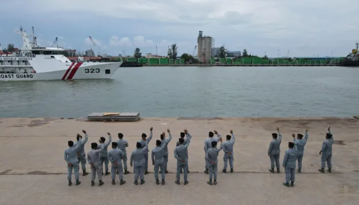 Bakamla RI Lepas KN. Pulau Dana-323 untuk Muhibah ke Vietnam dan Singapura