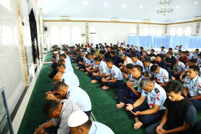 
					Jelang Peringatan HUT TNI ke-79, Lanud Sultan Hasanuddin Gelar Doa Bersama