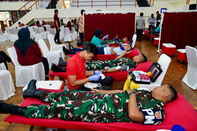 
					Peduli Sesama, Puspom TNI dan RSPAD Gatot Soebroto Gelar Donor Darah