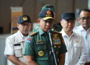 Panglima TNI Tinjau Pelaksanaan Misa Malam Natal di Gereja Katedral