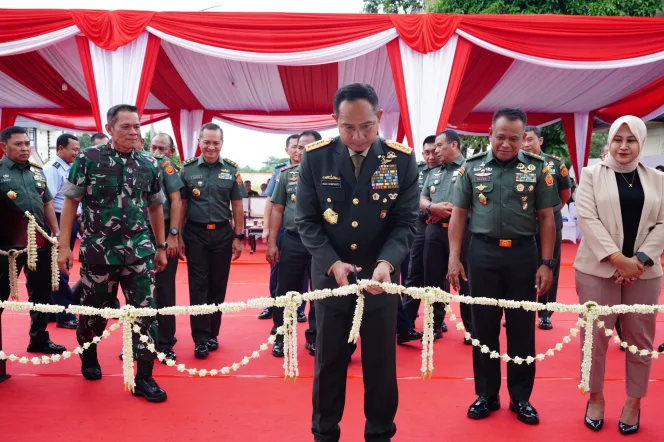 
					Panglima TNI Resmikan Masjid Al-Mu’min di Jatikarya Bekasi