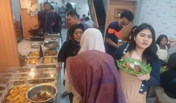 Kuliner Khas Cirebon Diburu Pemudik di Libur Idul Fitri 2025