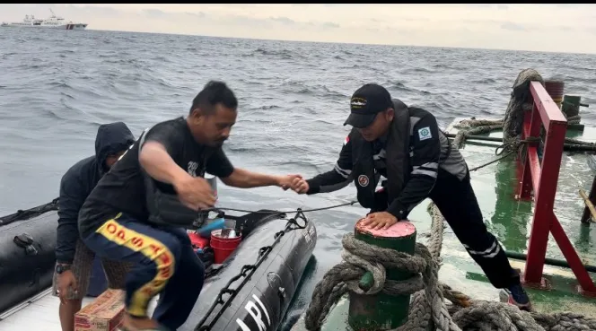 
					Kembali Bakamla RI Selamatkan ABK Kapal  Tenggelam