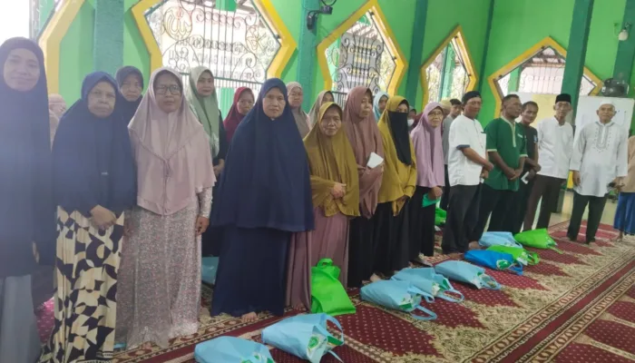 RW 12 Puspa Raya Bojong Baru Gelar Baksos